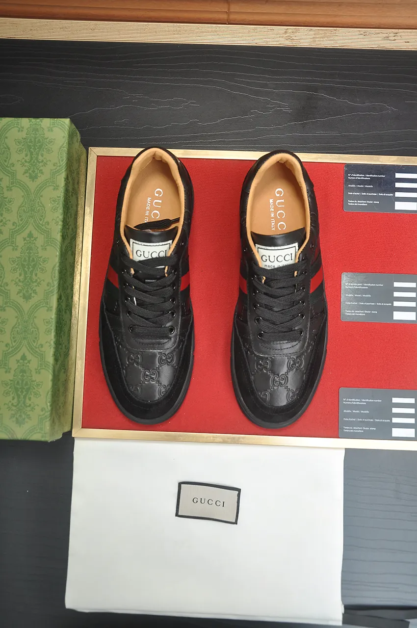 Men's shoes 💰480💶【GUCCI】1:1 men's sports shoes from the official website are now on the market. They are made of original silk cowhide + first-layer sheepskin lining, plus the original 1:1 comfortable outsole from the official website. Fashionable and versatile, super comfortable and breathable! Available in 2 colors: black, standard shoe size 38/45 (custom-made size 45 is non-refundable)